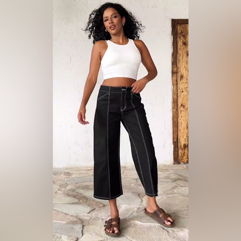 Flamingals Black Wide-Leg Cropped Jeans with White Stitching Large NWT - Picture 2 of 8